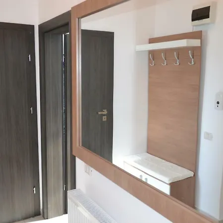Twin Studio * Mamaia