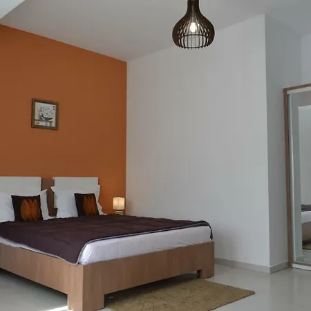 Twin Studio * Mamaia